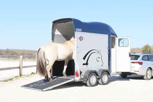 Trailer para 1 Cavalo Gold One Origins
