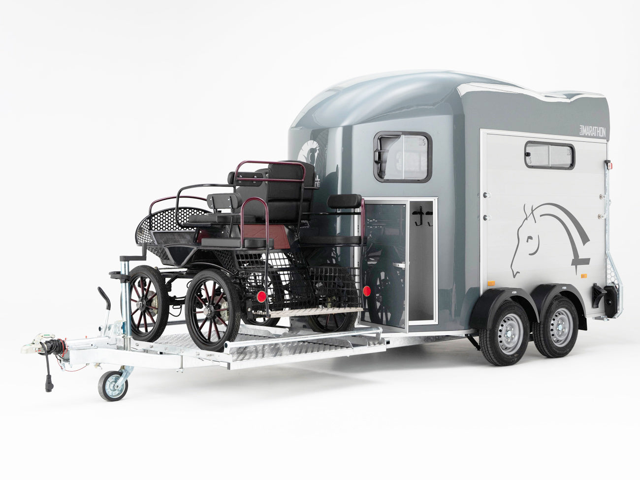 Trailer 2 Cavalos com Plataforma Gold Hippomobile